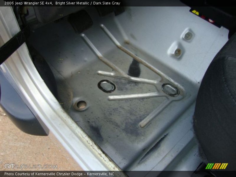 Bright Silver Metallic / Dark Slate Gray 2006 Jeep Wrangler SE 4x4