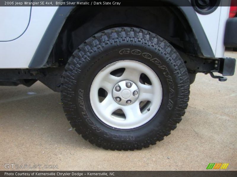 Bright Silver Metallic / Dark Slate Gray 2006 Jeep Wrangler SE 4x4