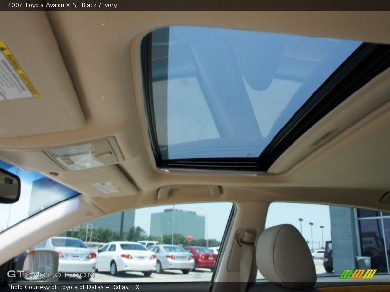 Black / Ivory 2007 Toyota Avalon XLS