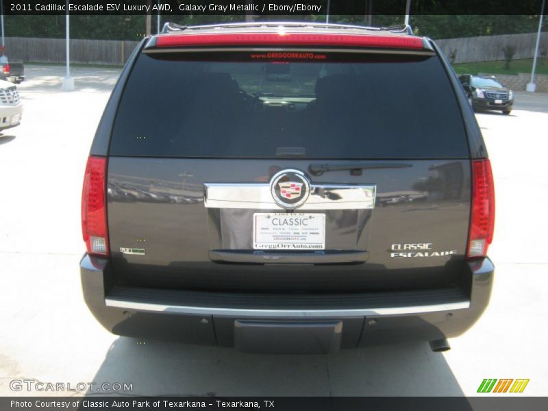 Galaxy Gray Metallic / Ebony/Ebony 2011 Cadillac Escalade ESV Luxury AWD