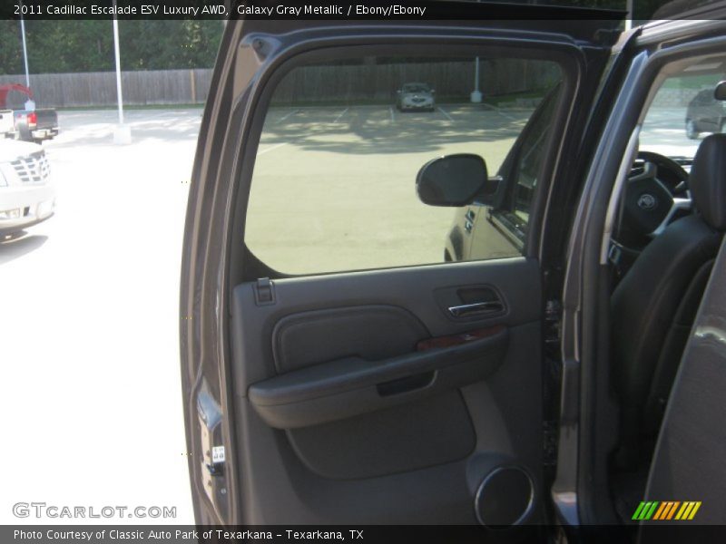 Galaxy Gray Metallic / Ebony/Ebony 2011 Cadillac Escalade ESV Luxury AWD