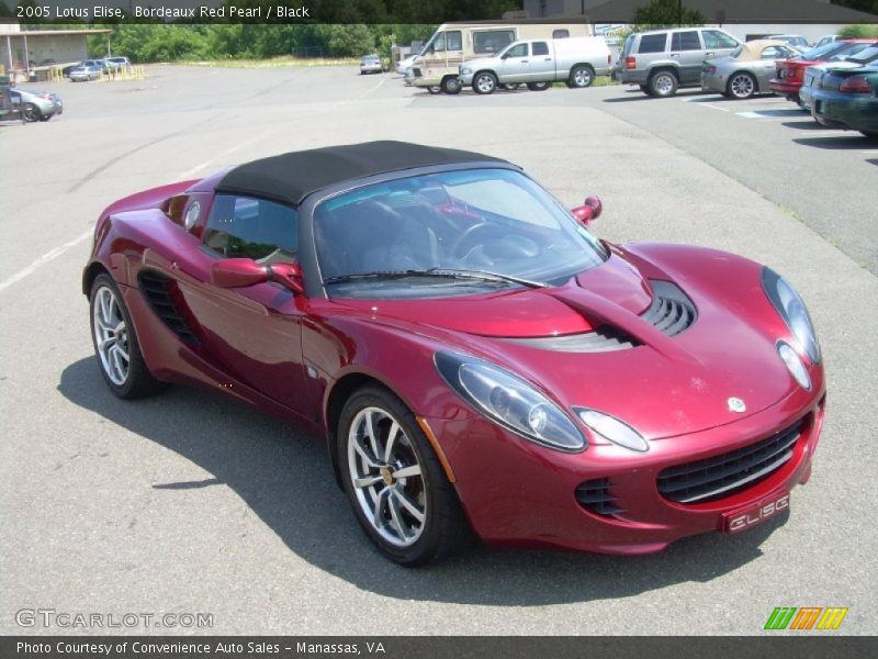 Front 3/4 View of 2005 Elise 