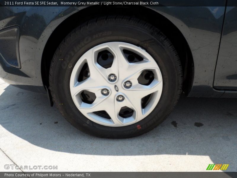  2011 Fiesta SE SFE Sedan Wheel