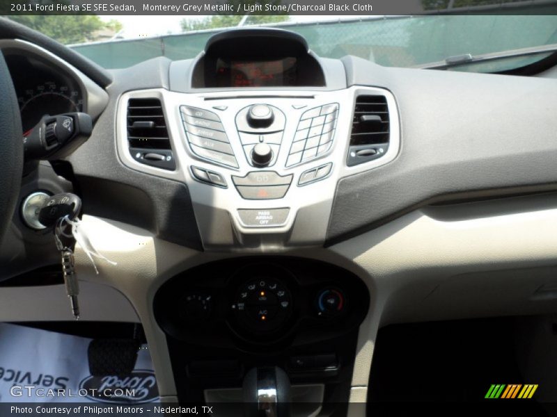 Controls of 2011 Fiesta SE SFE Sedan