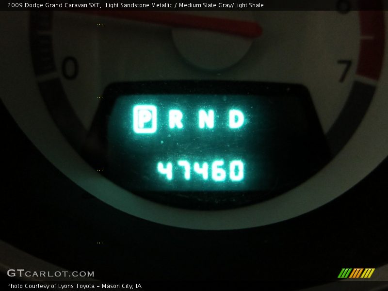 Light Sandstone Metallic / Medium Slate Gray/Light Shale 2009 Dodge Grand Caravan SXT