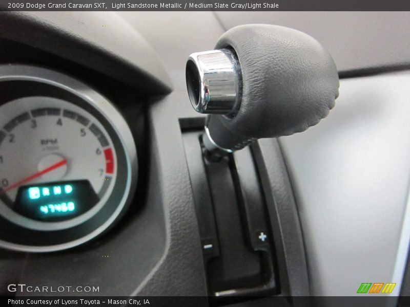 Light Sandstone Metallic / Medium Slate Gray/Light Shale 2009 Dodge Grand Caravan SXT