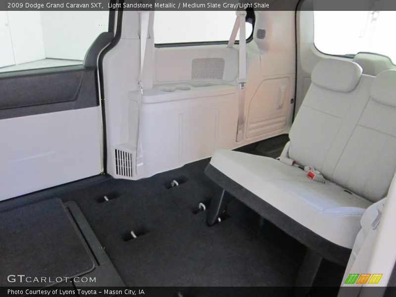 Light Sandstone Metallic / Medium Slate Gray/Light Shale 2009 Dodge Grand Caravan SXT