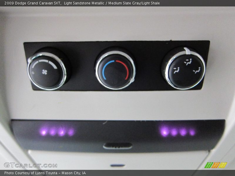 Light Sandstone Metallic / Medium Slate Gray/Light Shale 2009 Dodge Grand Caravan SXT