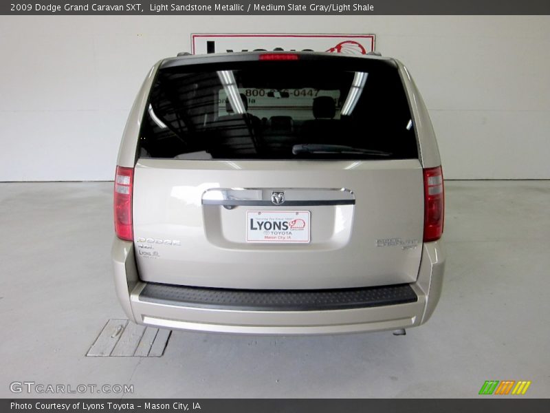 Light Sandstone Metallic / Medium Slate Gray/Light Shale 2009 Dodge Grand Caravan SXT