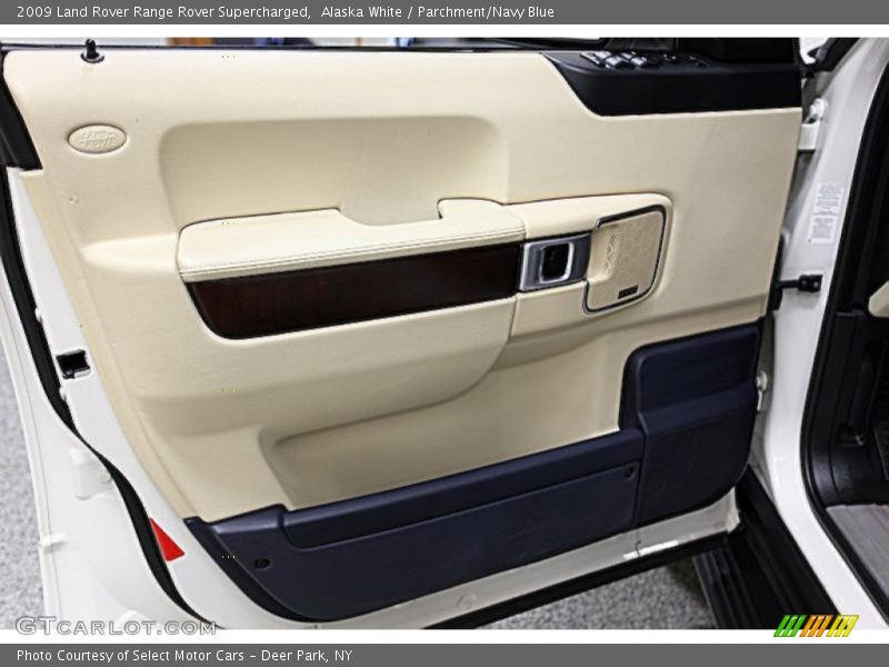 Alaska White / Parchment/Navy Blue 2009 Land Rover Range Rover Supercharged