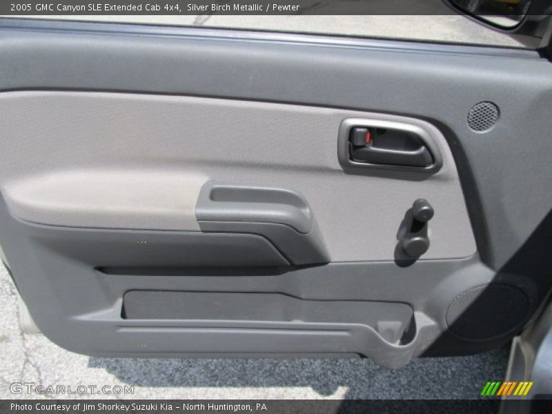 Door Panel of 2005 Canyon SLE Extended Cab 4x4