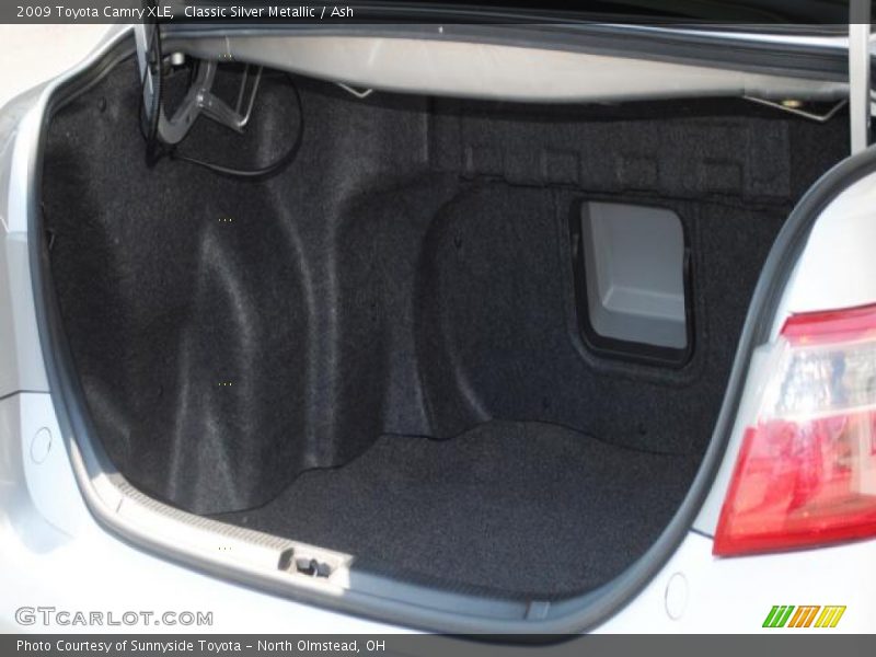 Classic Silver Metallic / Ash 2009 Toyota Camry XLE