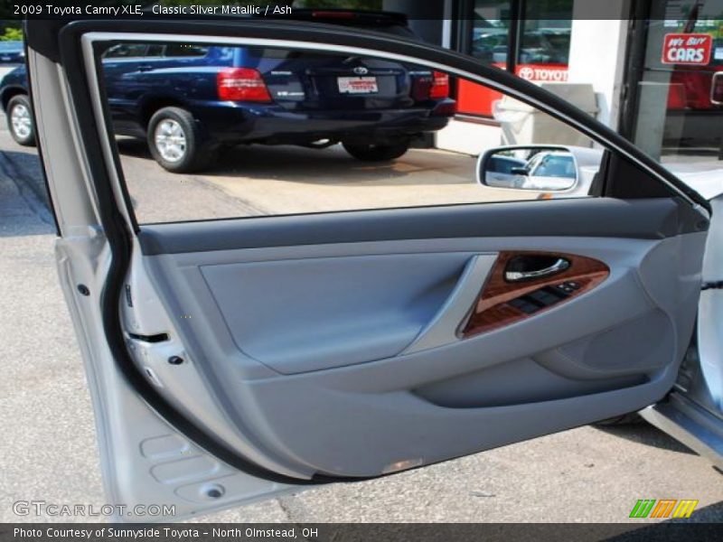 Classic Silver Metallic / Ash 2009 Toyota Camry XLE