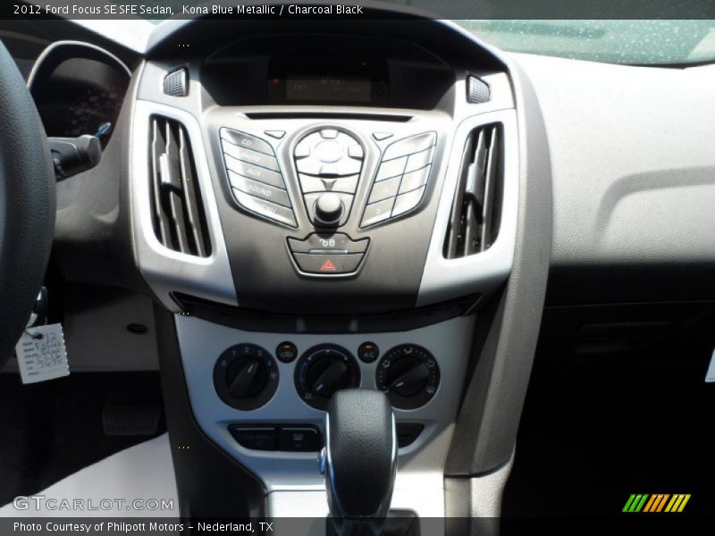 Controls of 2012 Focus SE SFE Sedan
