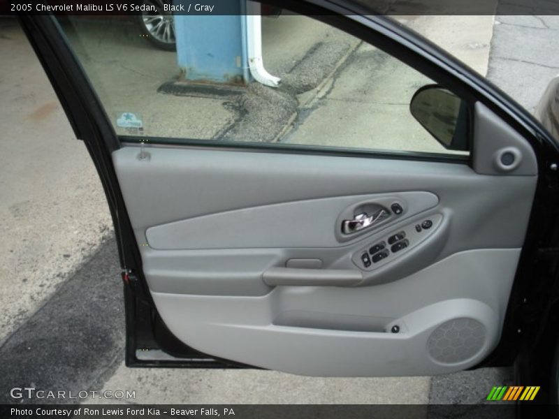 Black / Gray 2005 Chevrolet Malibu LS V6 Sedan