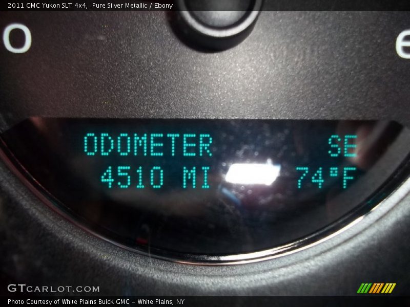 Pure Silver Metallic / Ebony 2011 GMC Yukon SLT 4x4