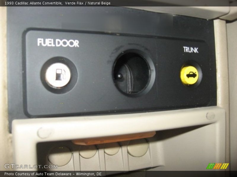 Verde Flax / Natural Beige 1993 Cadillac Allante Convertible