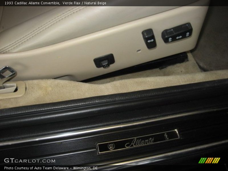 Verde Flax / Natural Beige 1993 Cadillac Allante Convertible
