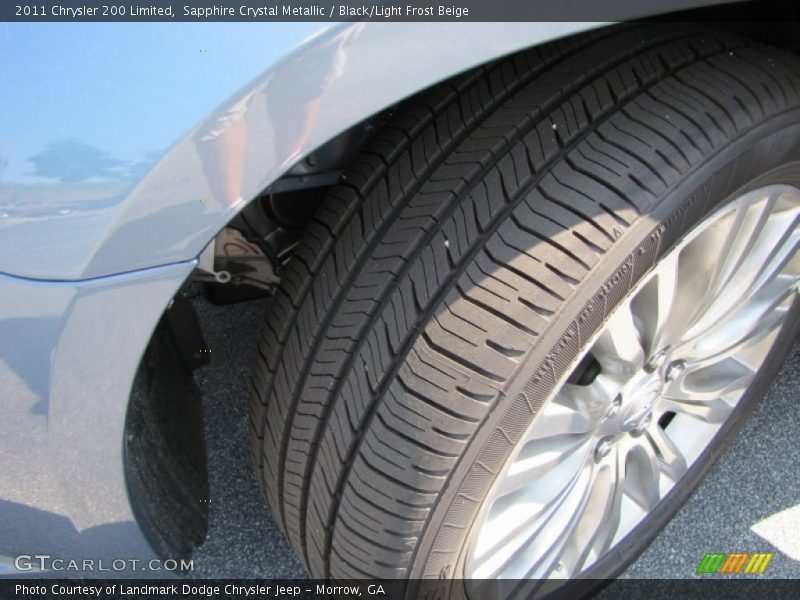 Sapphire Crystal Metallic / Black/Light Frost Beige 2011 Chrysler 200 Limited