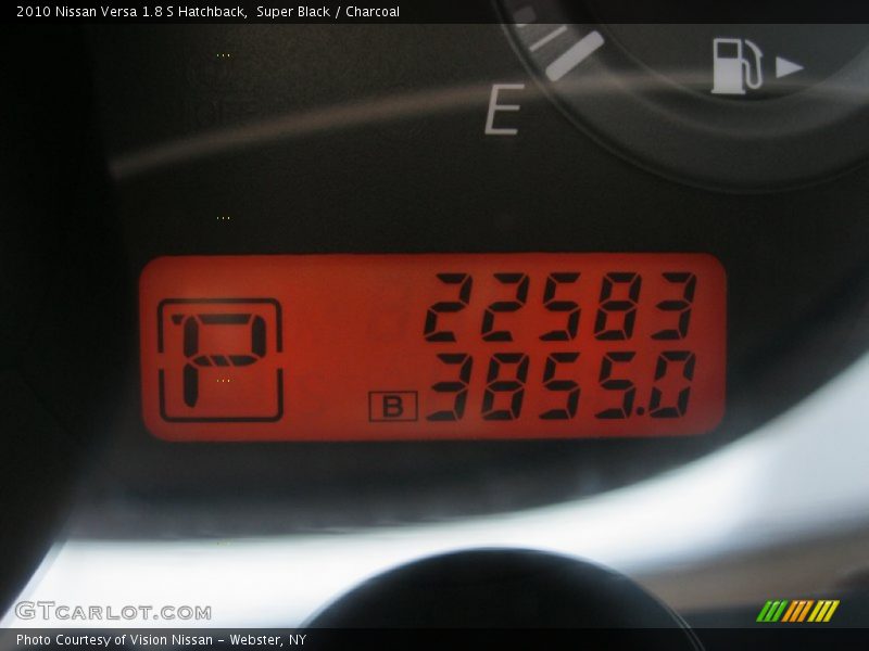 Super Black / Charcoal 2010 Nissan Versa 1.8 S Hatchback