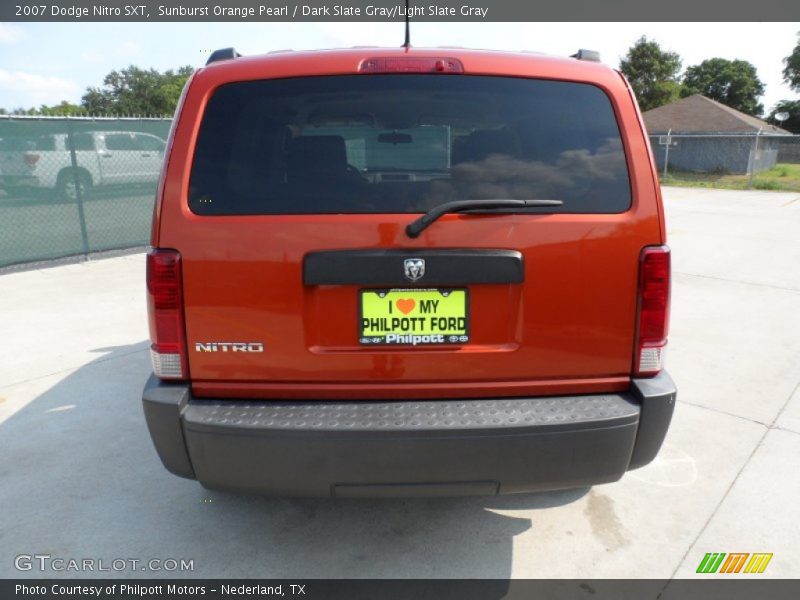 Sunburst Orange Pearl / Dark Slate Gray/Light Slate Gray 2007 Dodge Nitro SXT