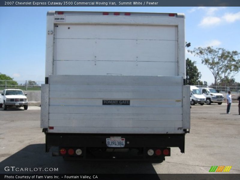Summit White / Pewter 2007 Chevrolet Express Cutaway 3500 Commercial Moving Van