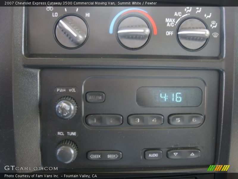 Summit White / Pewter 2007 Chevrolet Express Cutaway 3500 Commercial Moving Van