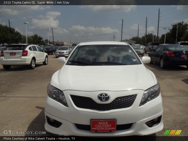 Super White / Ash Gray 2010 Toyota Camry SE
