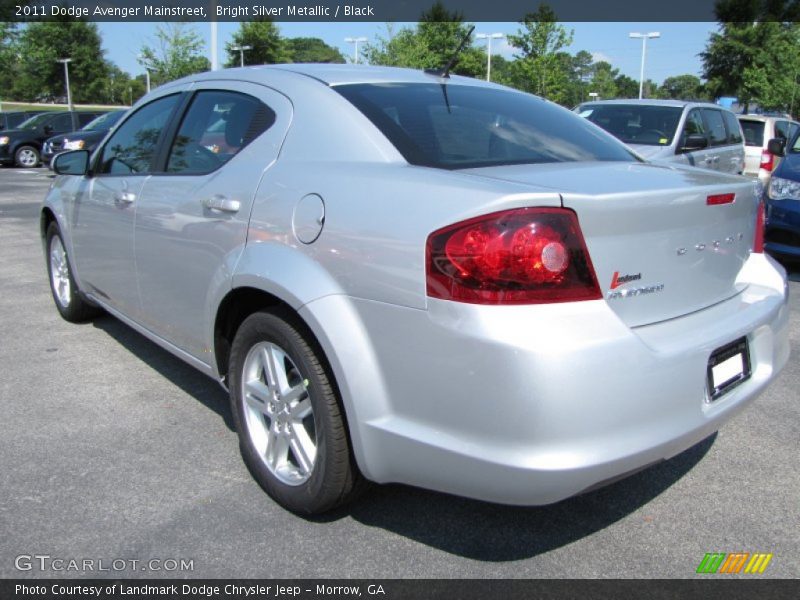 Bright Silver Metallic / Black 2011 Dodge Avenger Mainstreet