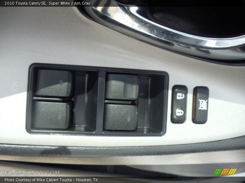 Super White / Ash Gray 2010 Toyota Camry SE