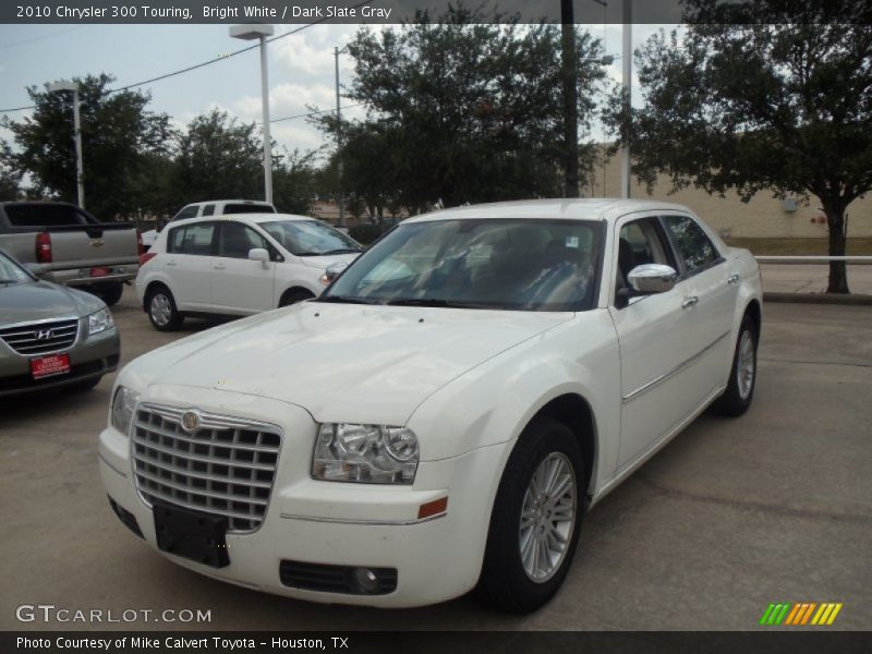 Bright White / Dark Slate Gray 2010 Chrysler 300 Touring