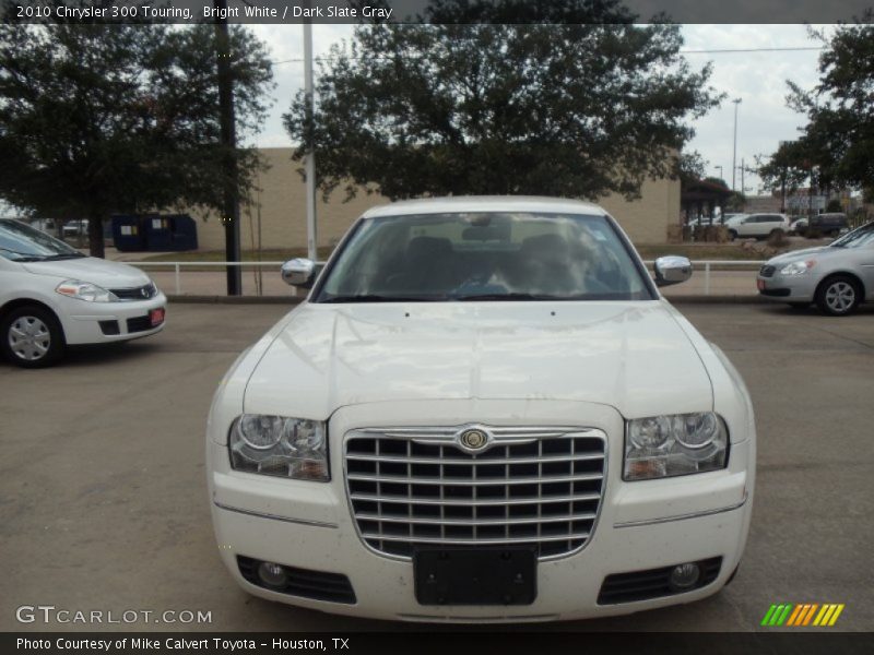 Bright White / Dark Slate Gray 2010 Chrysler 300 Touring