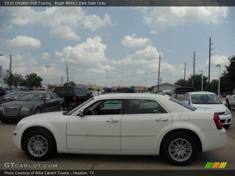 Bright White / Dark Slate Gray 2010 Chrysler 300 Touring
