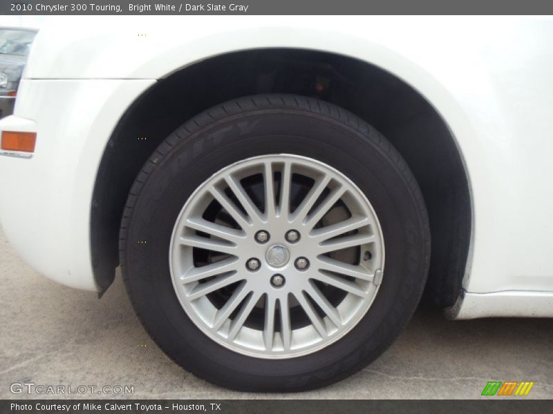 Bright White / Dark Slate Gray 2010 Chrysler 300 Touring