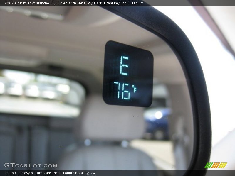 Silver Birch Metallic / Dark Titanium/Light Titanium 2007 Chevrolet Avalanche LT
