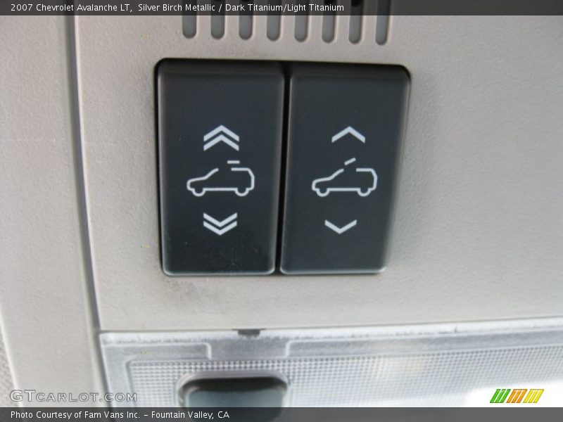 Silver Birch Metallic / Dark Titanium/Light Titanium 2007 Chevrolet Avalanche LT