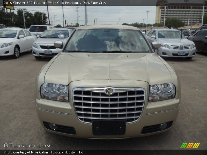 White Gold Pearlcoat / Dark Slate Gray 2010 Chrysler 300 Touring