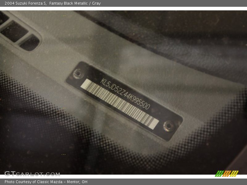 Fantasy Black Metallic / Gray 2004 Suzuki Forenza S