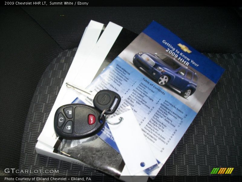Summit White / Ebony 2009 Chevrolet HHR LT