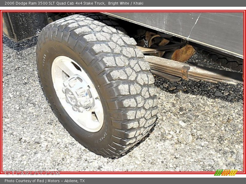 Bright White / Khaki 2006 Dodge Ram 3500 SLT Quad Cab 4x4 Stake Truck