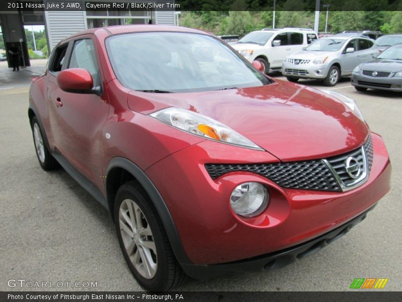 Front 3/4 View of 2011 Juke S AWD