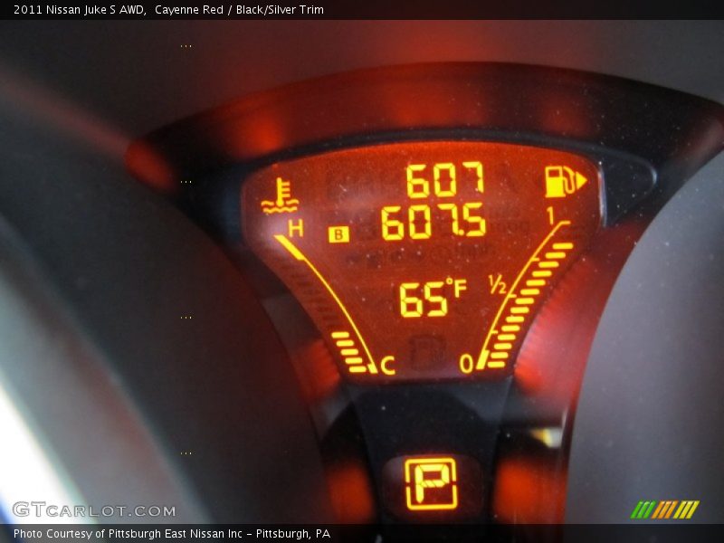 Cayenne Red / Black/Silver Trim 2011 Nissan Juke S AWD