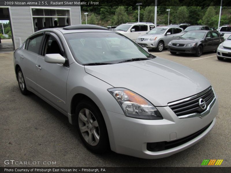 Radiant Silver Metallic / Frost 2009 Nissan Altima 2.5 S