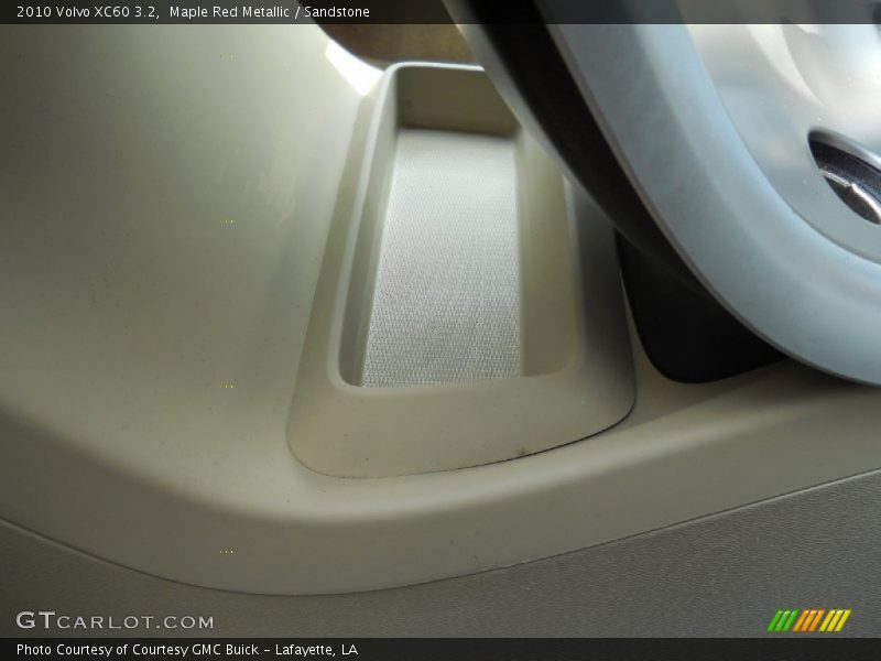 Maple Red Metallic / Sandstone 2010 Volvo XC60 3.2