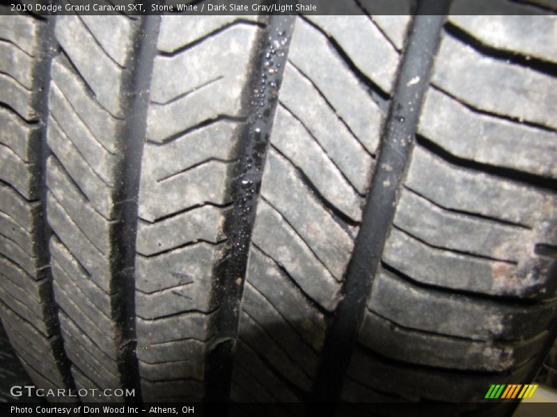 Stone White / Dark Slate Gray/Light Shale 2010 Dodge Grand Caravan SXT
