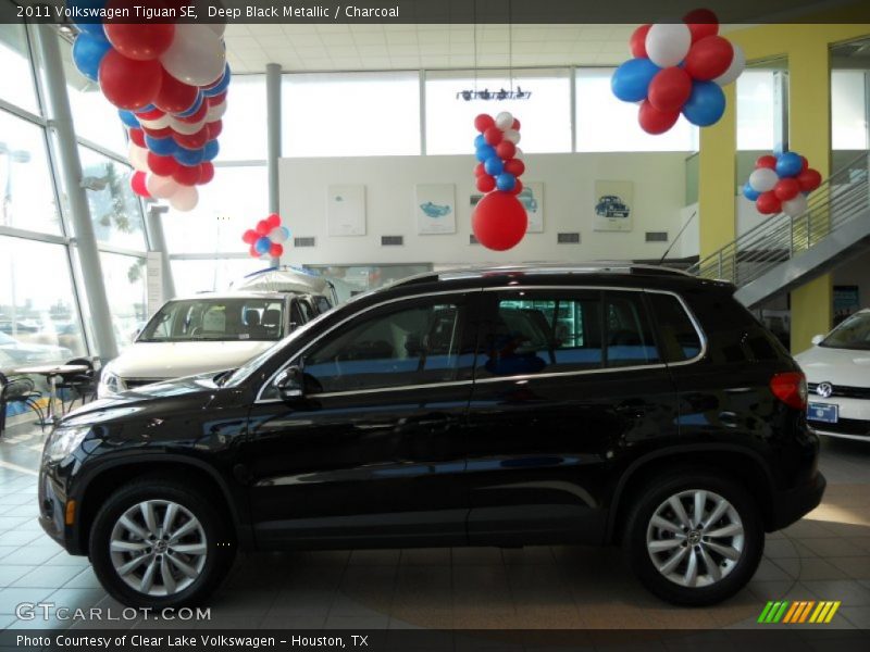 Deep Black Metallic / Charcoal 2011 Volkswagen Tiguan SE