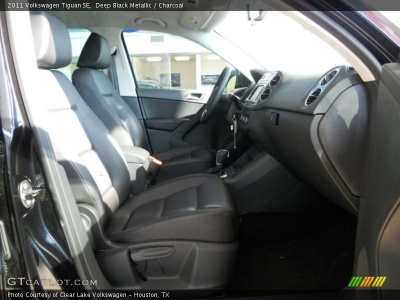 Deep Black Metallic / Charcoal 2011 Volkswagen Tiguan SE
