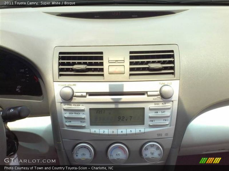 Super White / Bisque 2011 Toyota Camry