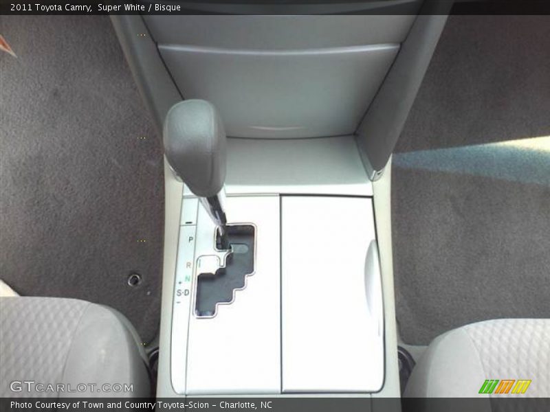 Super White / Bisque 2011 Toyota Camry