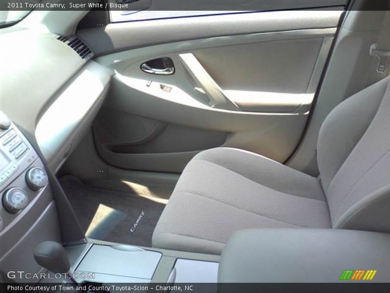 Super White / Bisque 2011 Toyota Camry